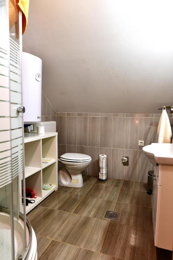Apartman Jelena Rakovica Exterior foto